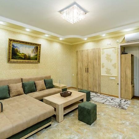 "Stella Artois"- Appartamento Tbilisi Esterno foto